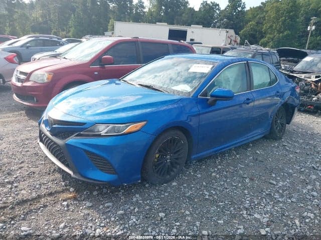 2019 TOYOTA CAMRY SE 2