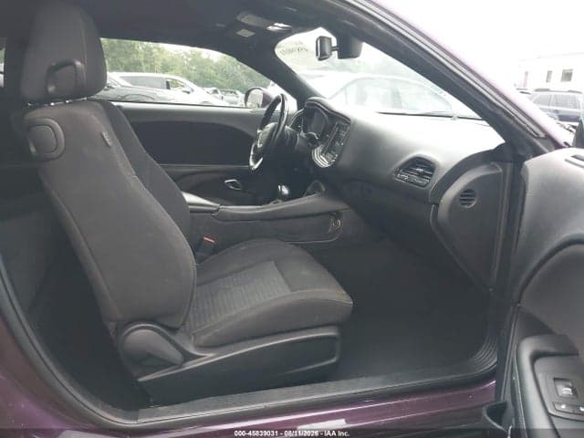 2020 DODGE CHALLENGER SXT 5