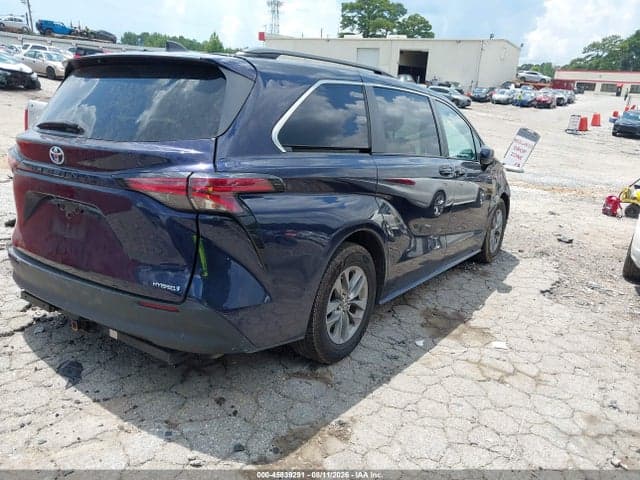 2021 TOYOTA SIENNA LE 4