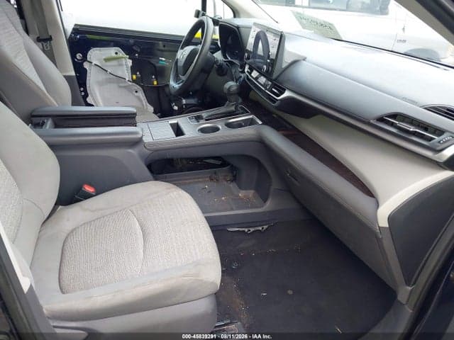 2021 TOYOTA SIENNA LE 5