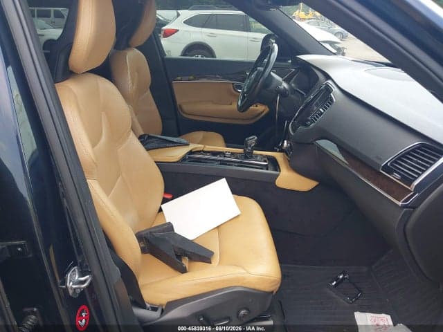 2017 VOLVO XC90 T6 MOMENTUM 5