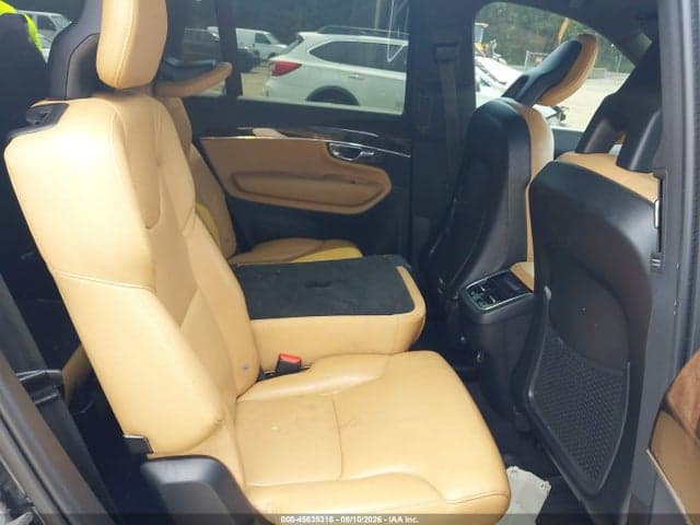 2017 VOLVO XC90 T6 MOMENTUM 8