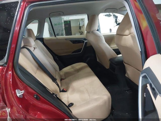 2019 TOYOTA RAV4 LE 8