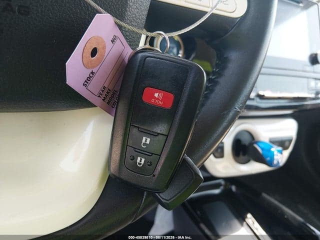 2017 TOYOTA PRIUS THREE 11