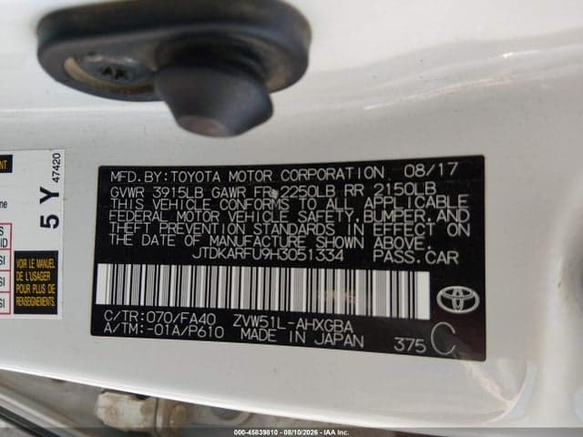 2017 TOYOTA PRIUS THREE 9