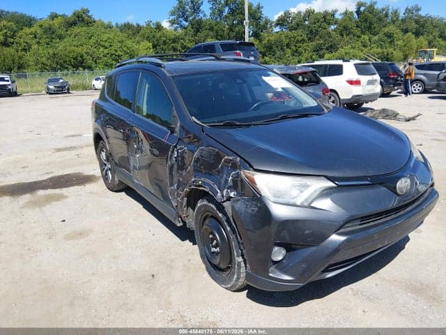 2017 TOYOTA RAV4 XLE 1