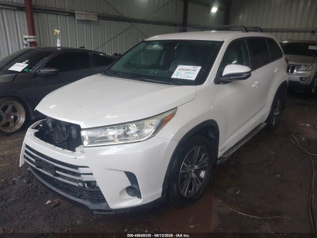 2017 TOYOTA HIGHLANDER LE 2