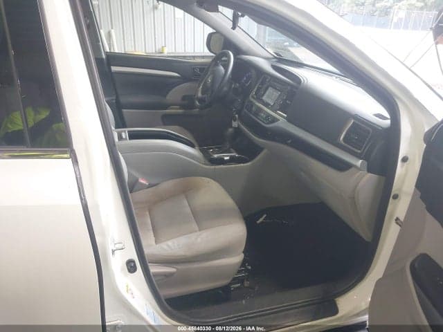 2017 TOYOTA HIGHLANDER LE 5