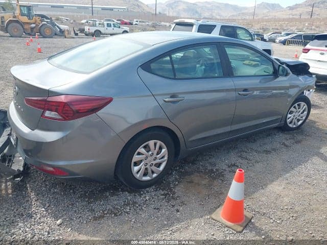 2019 HYUNDAI ELANTRA SE 4