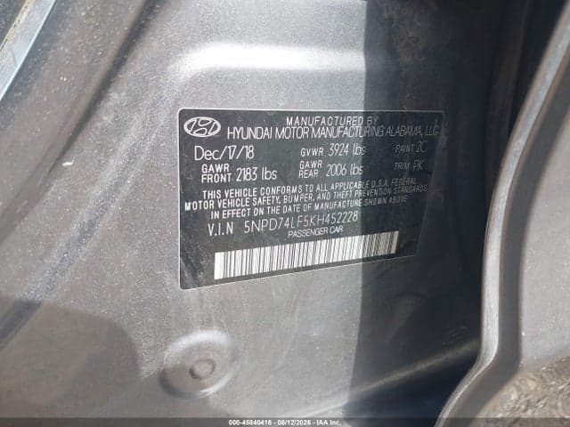 2019 HYUNDAI ELANTRA SE 9