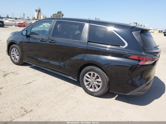 2022 TOYOTA SIENNA LE 3