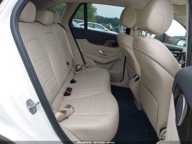 2019 MERCEDES-BENZ GLC 300 4MATIC 8