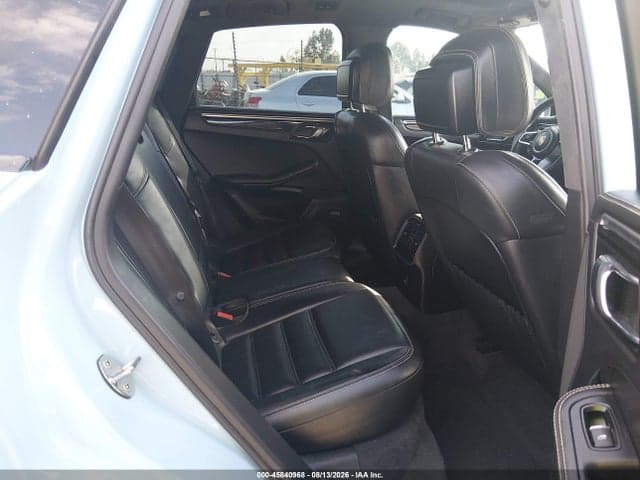 2018 PORSCHE MACAN TURBO 8