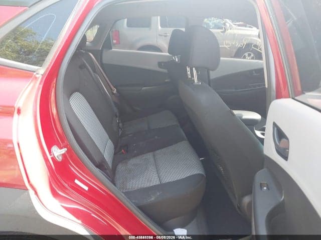 2021 HYUNDAI KONA SE 8