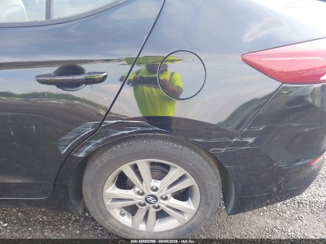 2017 HYUNDAI ELANTRA SE 18