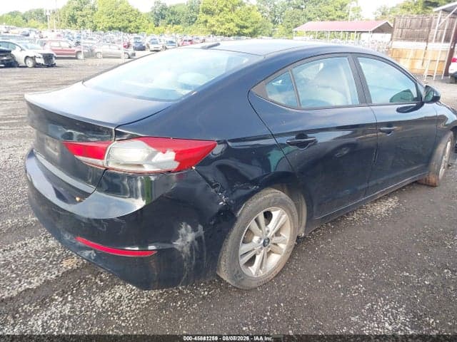 2017 HYUNDAI ELANTRA SE 4