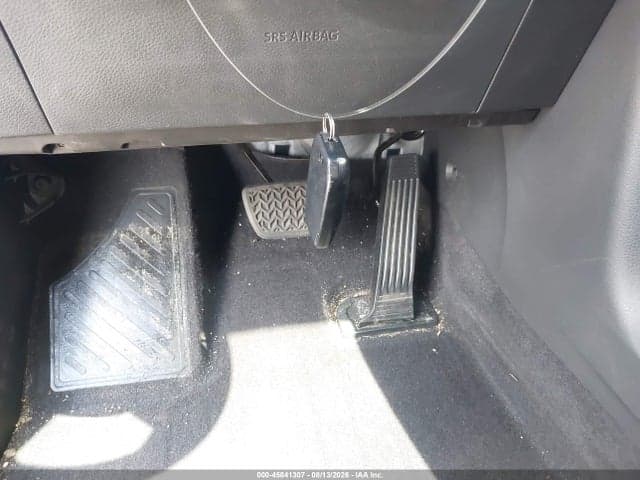 2021 TOYOTA SIENNA XLE 11