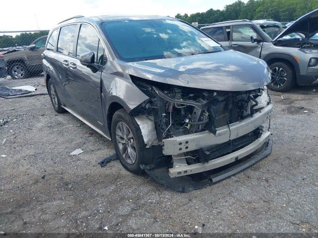 2021 TOYOTA SIENNA XLE 6