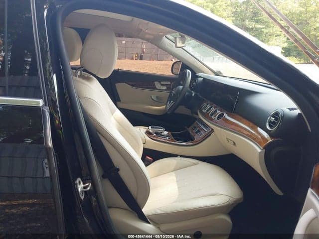 2019 MERCEDES-BENZ E 300 4MATIC 5