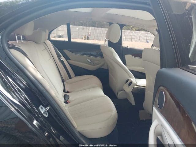 2019 MERCEDES-BENZ E 300 4MATIC 8