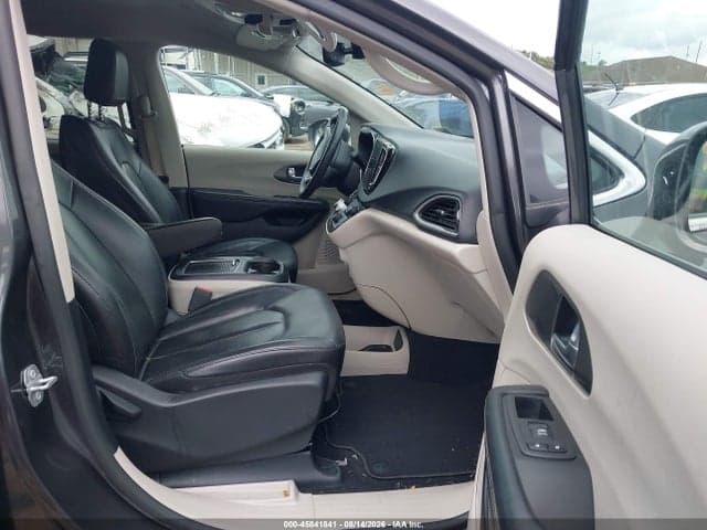 2022 CHRYSLER PACIFICA TOURING L 5