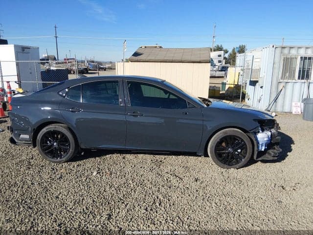2025 TOYOTA CAMRY SE 14