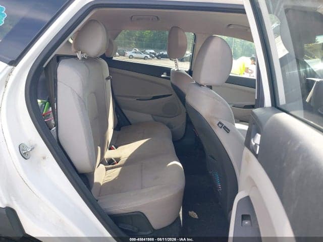 2020 HYUNDAI TUCSON SE 8