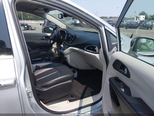 2023 CHRYSLER PACIFICA TOURING L 5