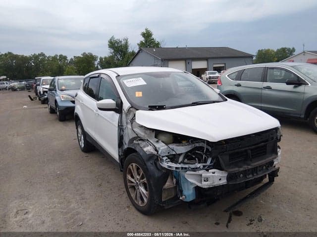 2017 FORD ESCAPE SE 1