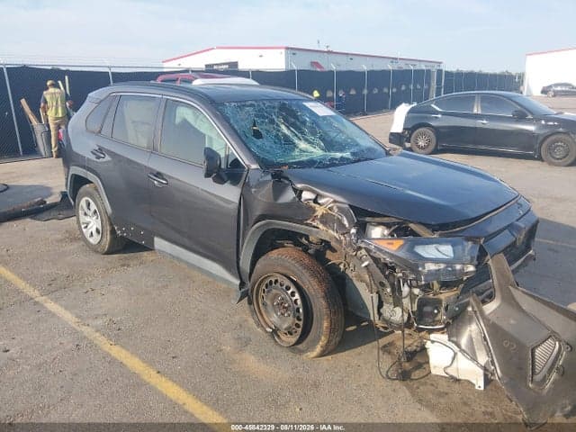 2020 TOYOTA RAV4 LE 1