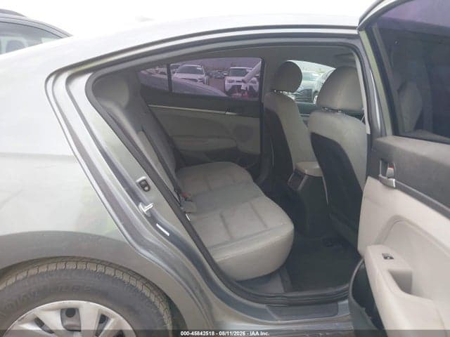 2017 HYUNDAI ELANTRA 8
