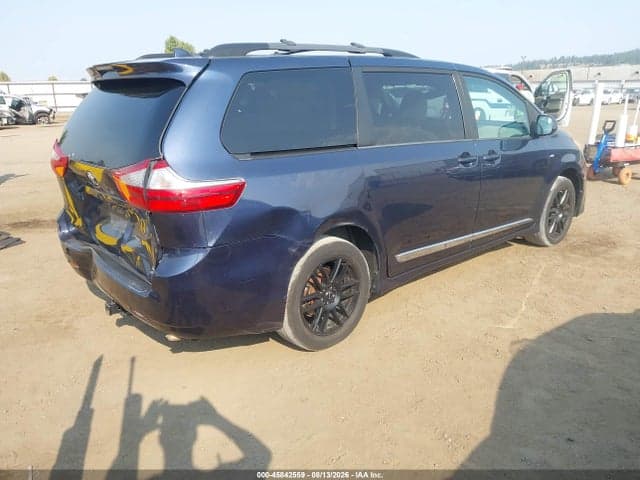 2018 TOYOTA SIENNA LE 7 PASSENGER 4