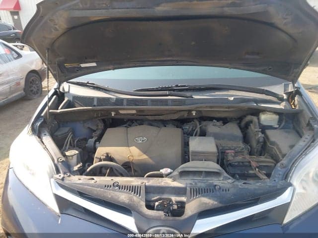 2018 TOYOTA SIENNA LE 7 PASSENGER 10