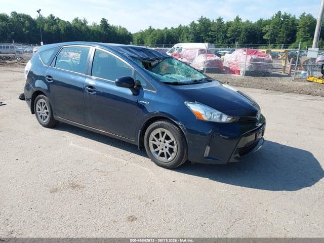 2017 TOYOTA PRIUS V THREE 1