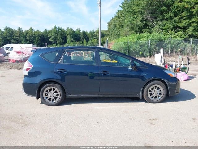 2017 TOYOTA PRIUS V THREE 13