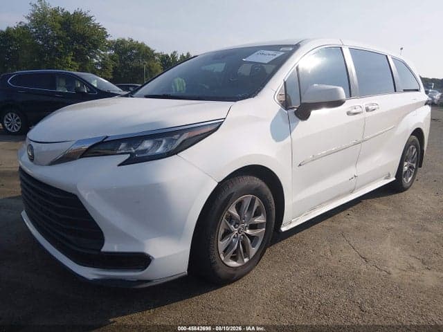 2021 TOYOTA SIENNA LE 2