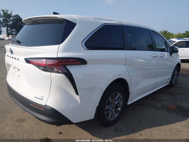 2021 TOYOTA SIENNA LE 4