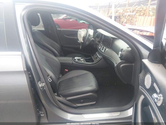 2019 MERCEDES-BENZ E 300 5
