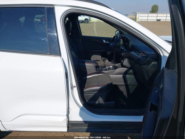 2023 FORD ESCAPE ST-LINE 5
