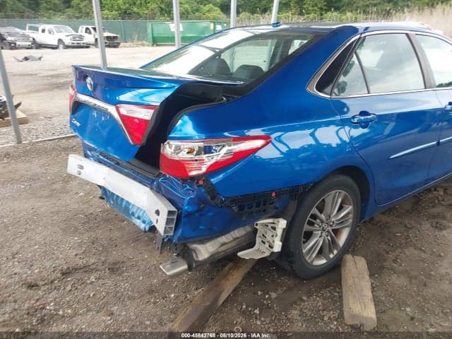 2017 TOYOTA CAMRY SE 6
