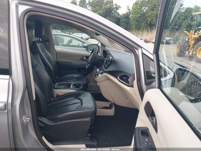 2021 CHRYSLER VOYAGER LXI 5