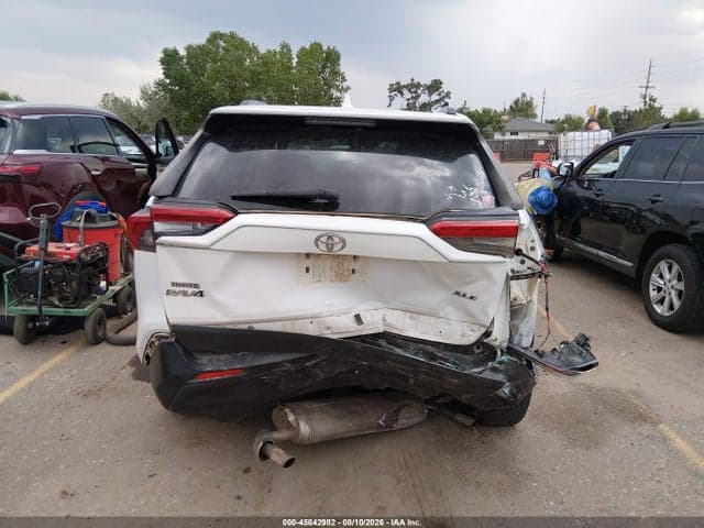 2020 TOYOTA RAV4 XLE PREMIUM 15