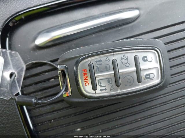 2025 CHRYSLER PACIFICA LIMITED 11