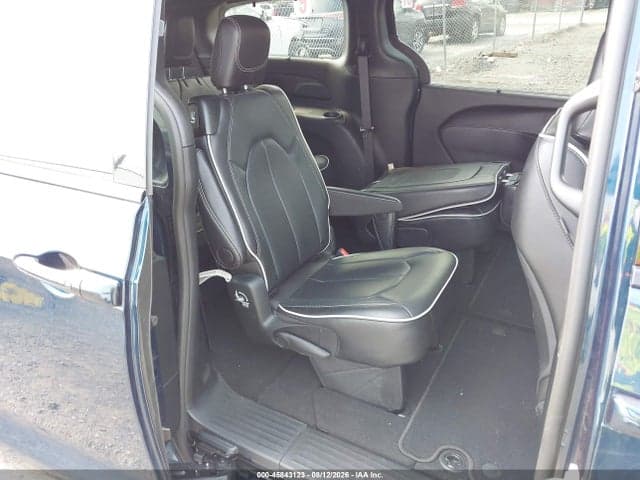 2025 CHRYSLER PACIFICA LIMITED 8