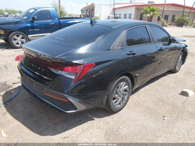 2024 HYUNDAI ELANTRA SEL 4