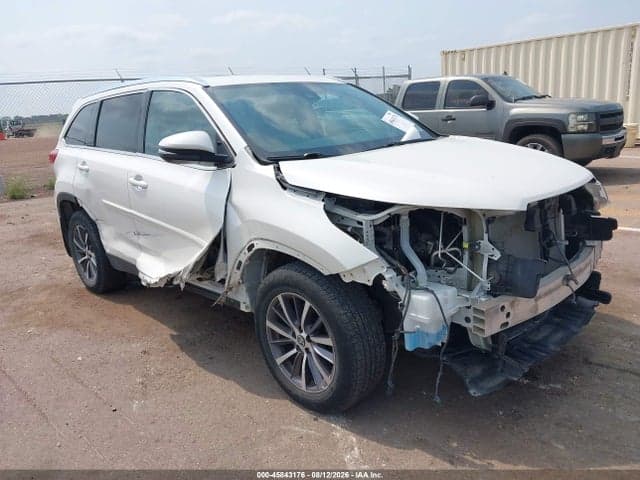 2019 TOYOTA HIGHLANDER XLE 1