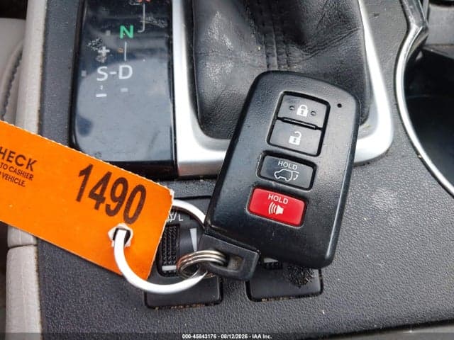 2019 TOYOTA HIGHLANDER XLE 11