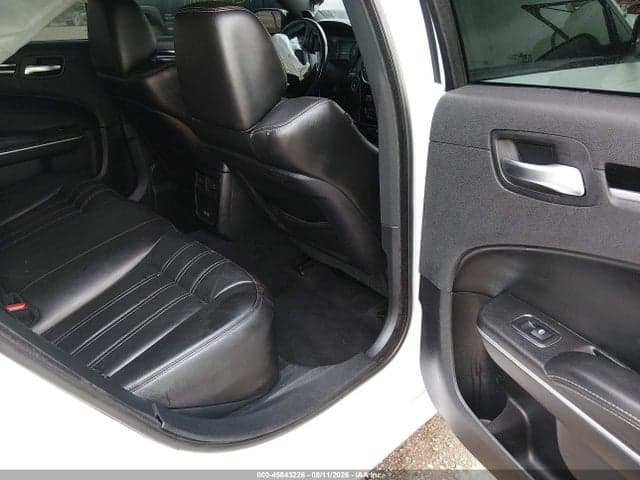 2019 CHRYSLER 300 300S 8