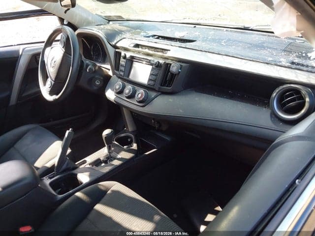 2018 TOYOTA RAV4 LE 5