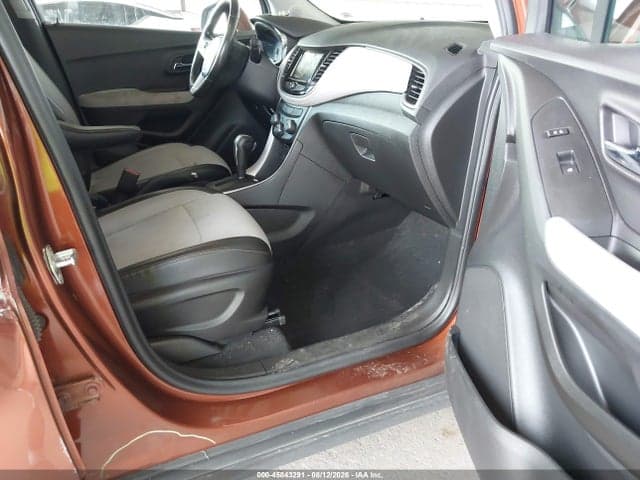 2019 CHEVROLET TRAX LT 5